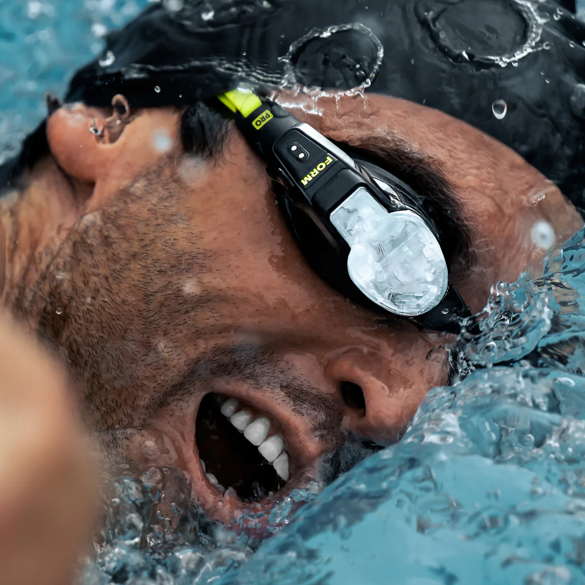 عینک شنا هوشمند FORM Smart Swim 2 Pro عینک شنا حرفه‌ای