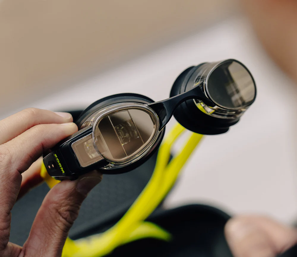 عینک شنا هوشمند FORM Smart Swim 2 Pro عینک شنا حرفه‌ای